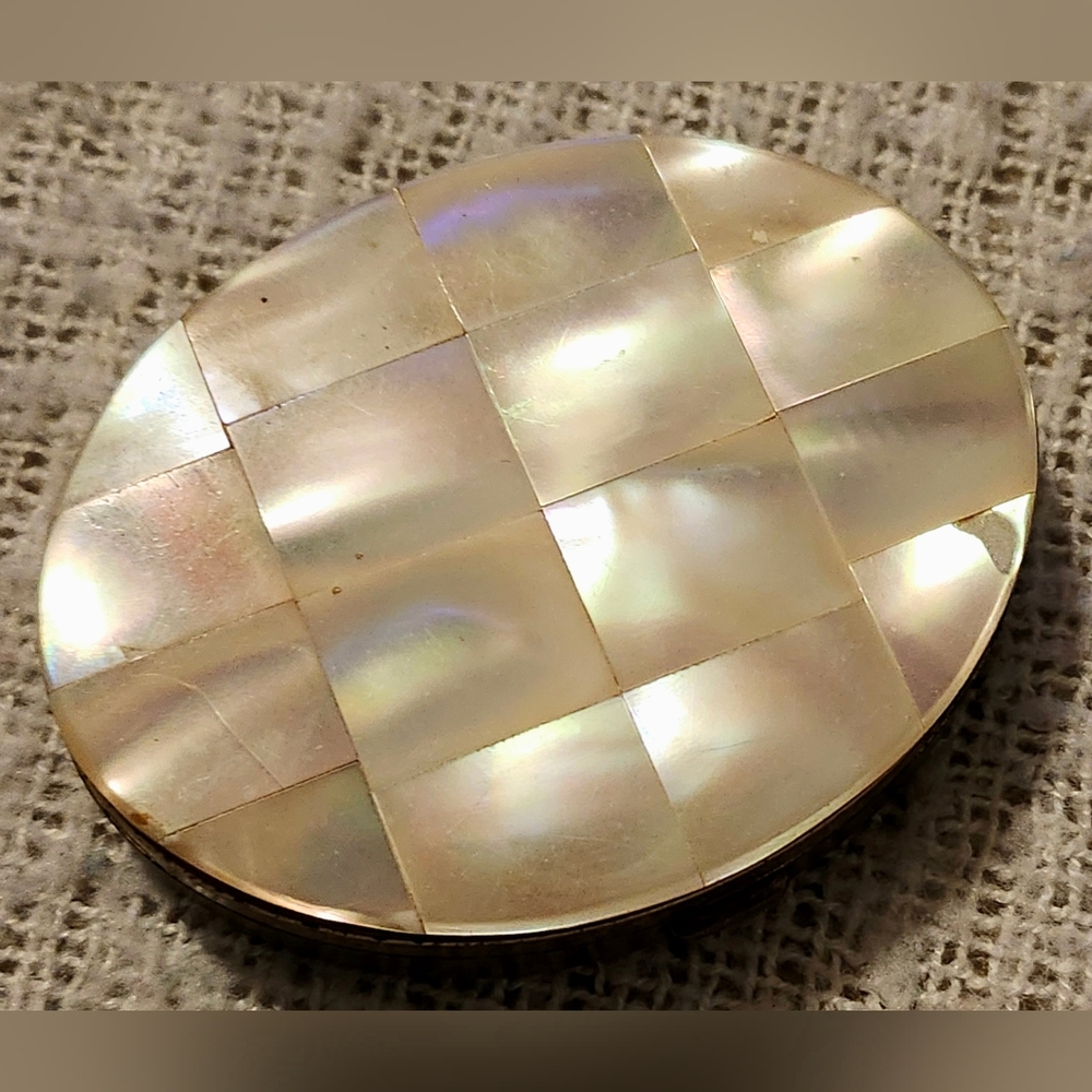 Vintage Marhill Genuine Mother of Pearl Compact - Picture 8 of 9